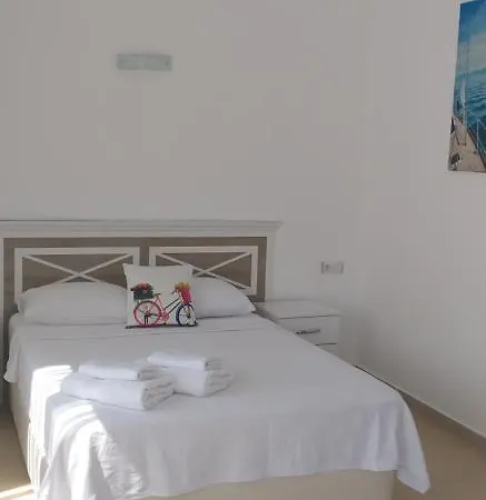 Yasemin Hotel *